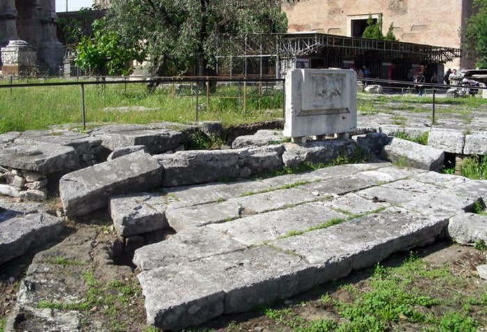 lacus-curtius