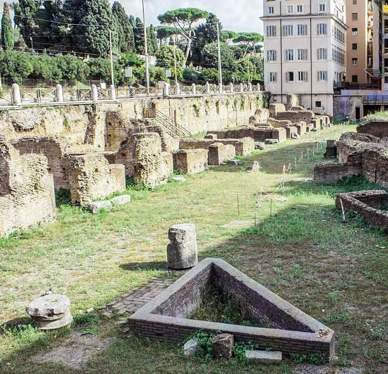ludus-magnus-ruins